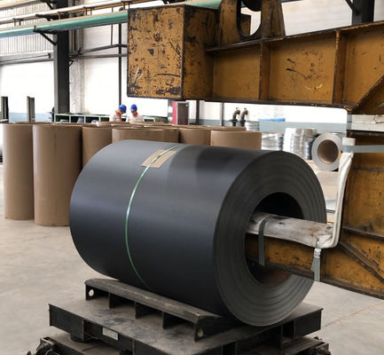0.50-1.0mm 1200mm Z275 Matt PPGI المنتهية مسبقاً أو المطلية مسبقاً طلاء الألوان لفائف الفولاذ S320GD / DX51D للسقف