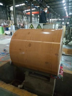 26 Ga 0.55mm HDP الحبوب الخشبية 30 سنة الضمان Z180 PPGI المسالك الفولاذية الملفوفة باللون ASTM A755 A653M