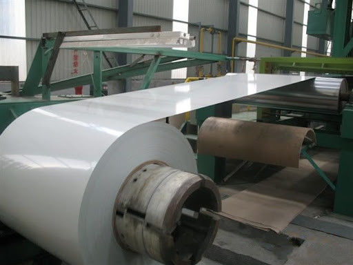 AZM150+/-20 PPGL RAL9003 PPAL أبيض واحد CS-B لوحات السقف المموجة البلاطات الورقية الملونة الملفوفة الفولاذ الالوزينك المرسوم مسبقًا