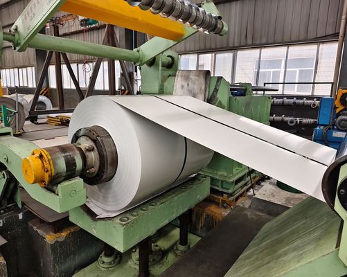RAL9003 PPGL RMP AZ100 البلاط المعدني المرسوم مسبقاً من الصلب الغالفولوم الألواح السطحية المموجة الأوراق البلاطات الجدار